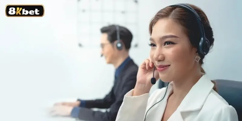 Bạn có thể liên hệ 8KBET mọi lúc